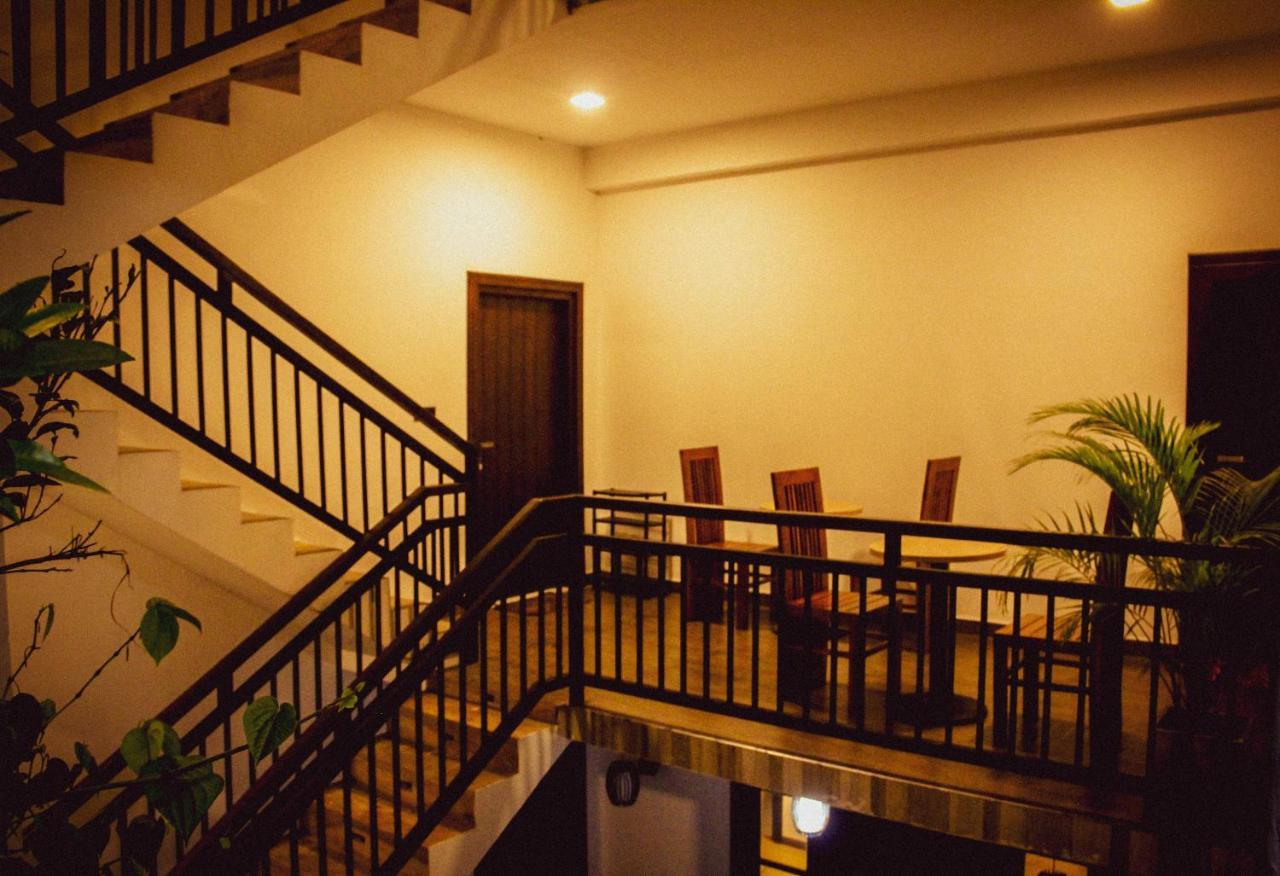 Ella Odyssey Inn Esterno foto
