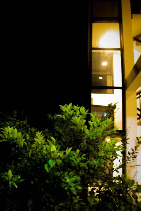 Ella Odyssey Inn Esterno foto